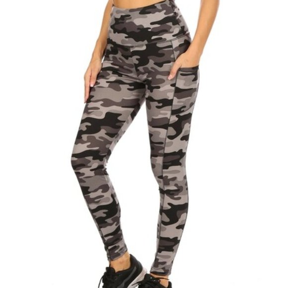 Two Piece Crop Top and Legging Set - Picture 3 of 3